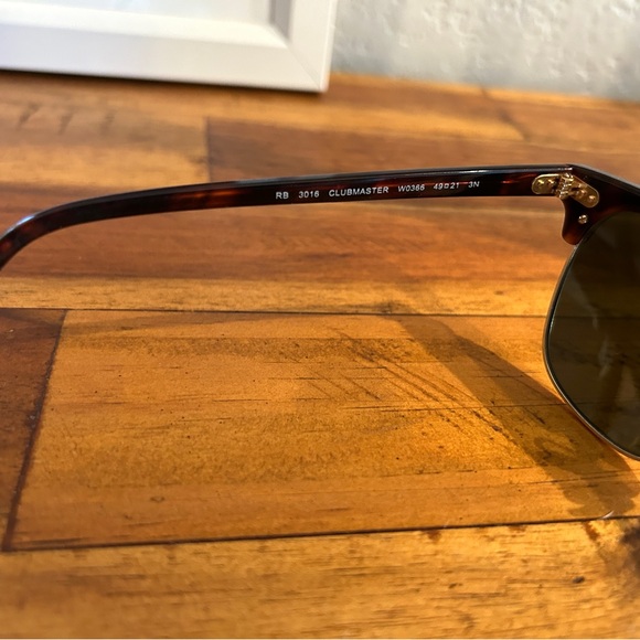 Ray-Ban Clubmaster Tortoise and Gold Sunglasses - Picture 3 of 7